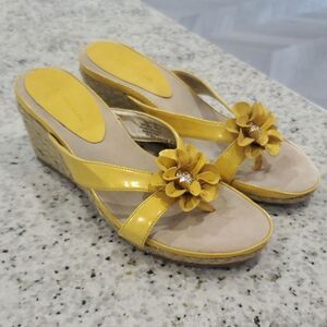 Anne Klein, AK Pris Yellow Floral Wedge,  Size 9m